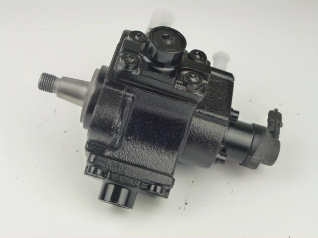 504752